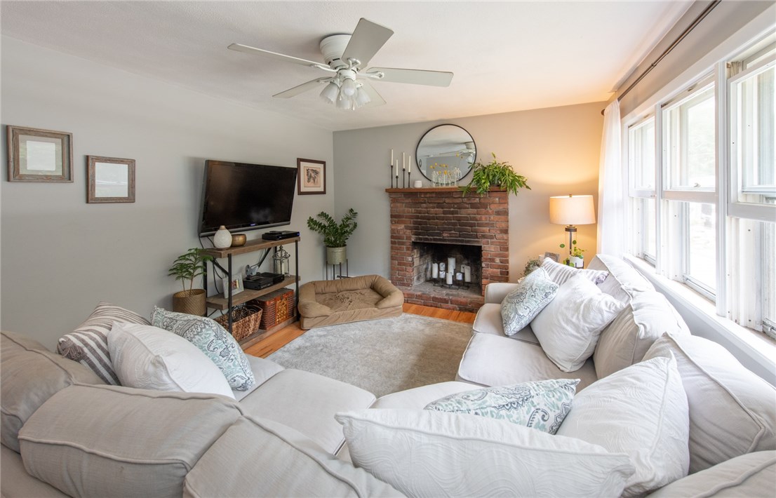 210 Ten Rod Road North Kingstown, RI 02852 - Photo 7 of 28