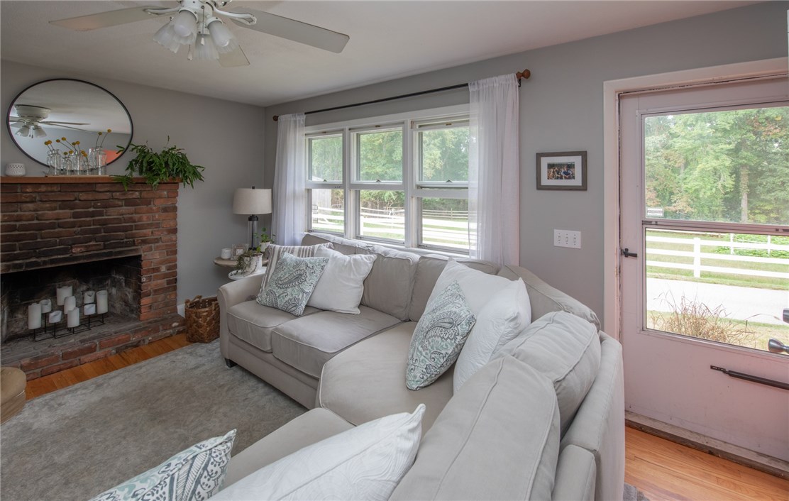 210 Ten Rod Road North Kingstown, RI 02852 - Photo 8 of 28