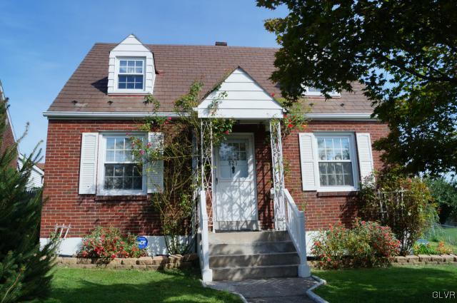 821 Pembroke Road Bethlehem, PA 18018 - Photo 1 of 20 Gallery Image 1