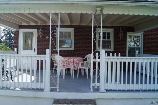 821 Pembroke Road Bethlehem, PA 18018 - Photo 3 of 20 Gallery Image 3