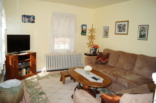 821 Pembroke Road Bethlehem, PA 18018 - Photo 7 of 20 Gallery Image 7