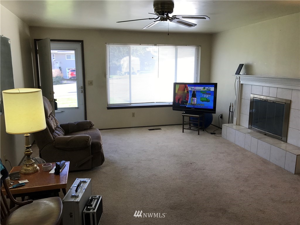 21709 2nd Place West Bothell, WA 98021 - Photo 3 of 10