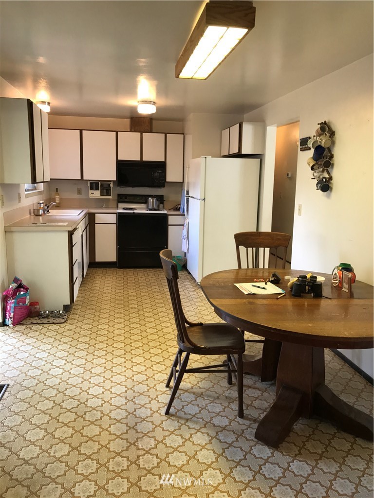 21709 2nd Place West Bothell, WA 98021 - Photo 4 of 10
