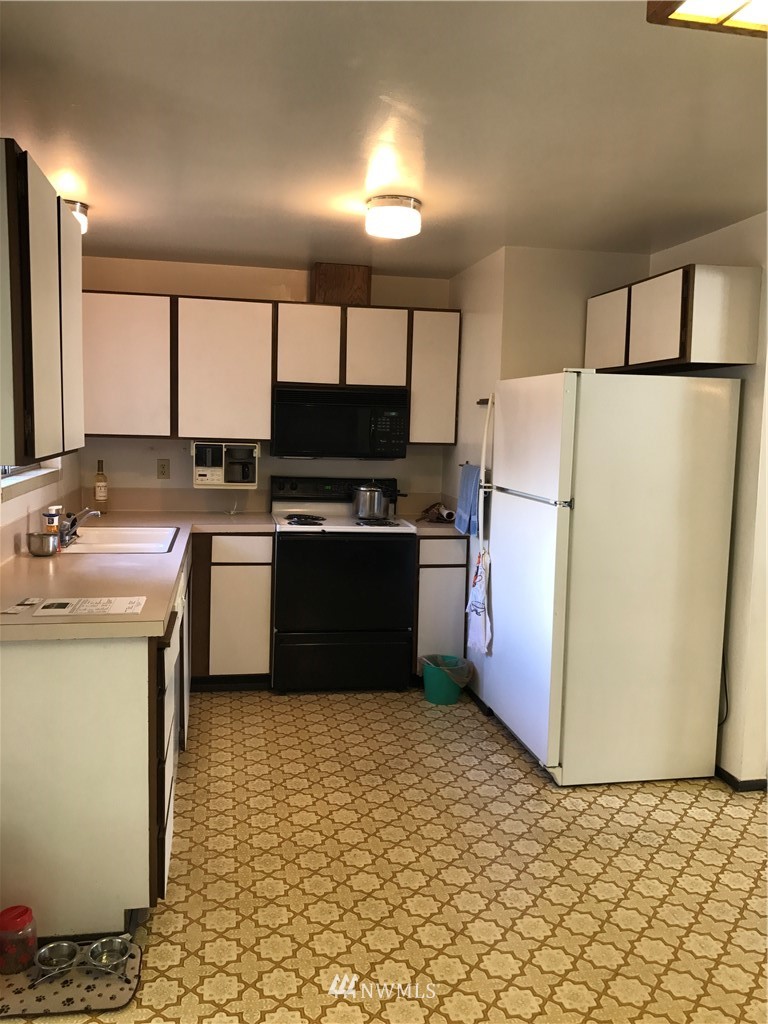 21709 2nd Place West Bothell, WA 98021 - Photo 7 of 10
