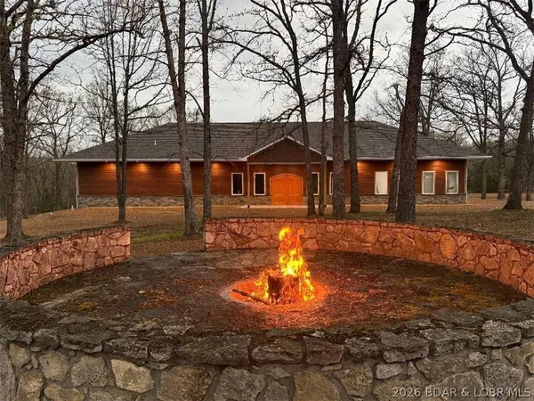 $849,900 | 33 Big Cedar Drive, Camdenton, MO 65020