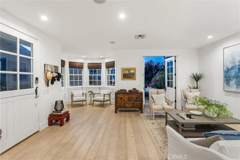 $5,195,000 | 320 Heliotrope Avenue, Corona del Mar, CA 92625