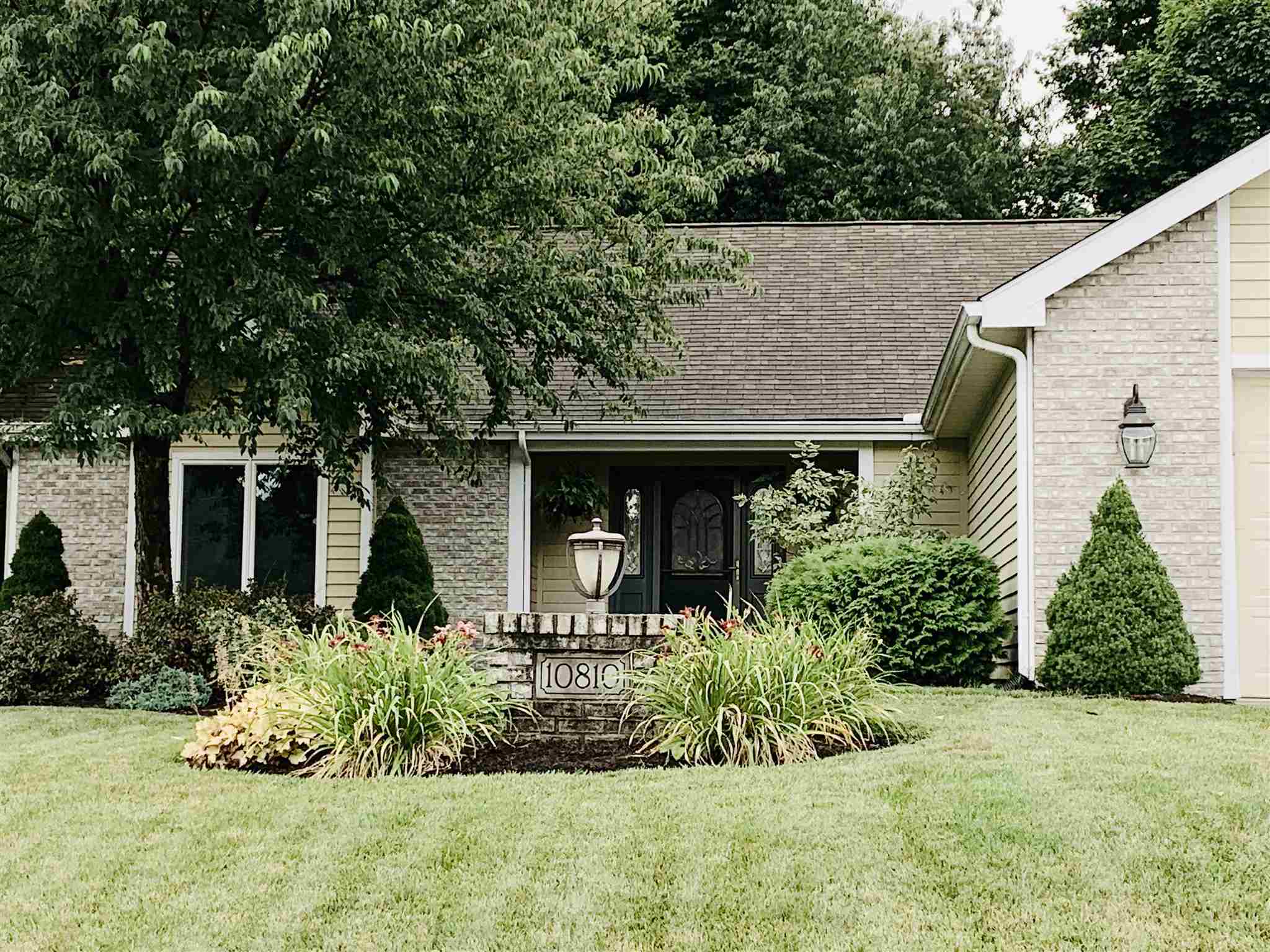10810 Summer Chase Road Fort Wayne, IN 46818 - Photo 1 of 31