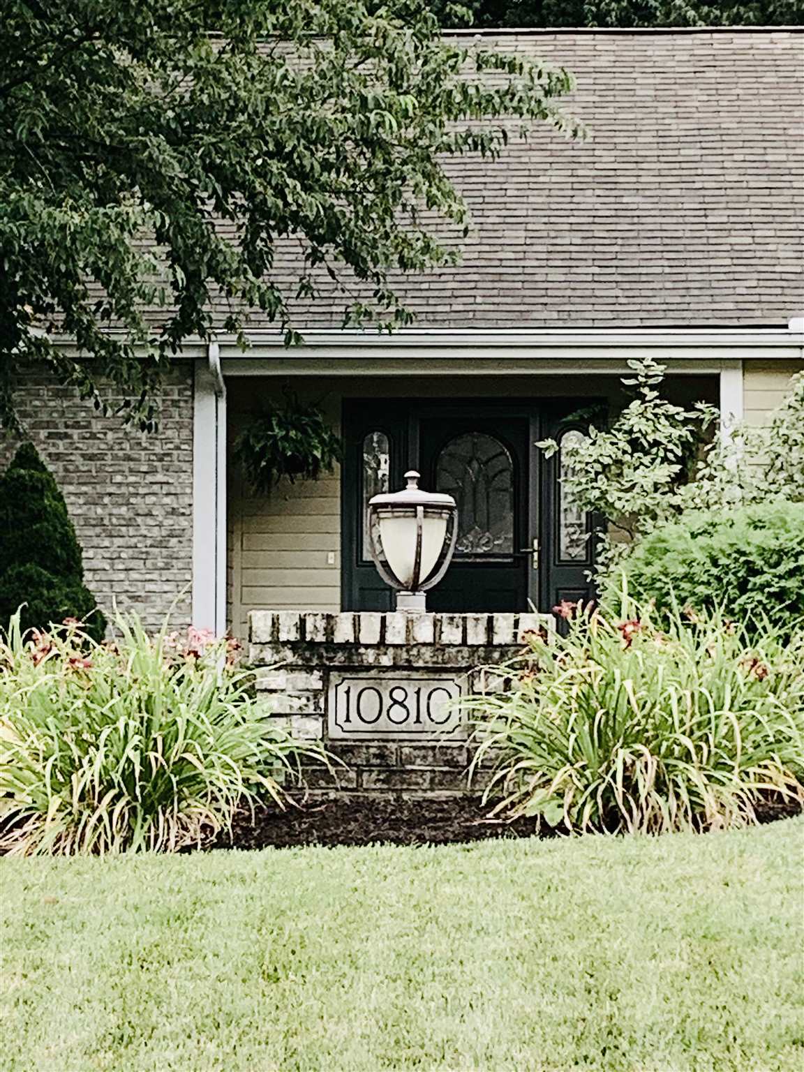 10810 Summer Chase Road Fort Wayne, IN 46818 - Photo 2 of 31