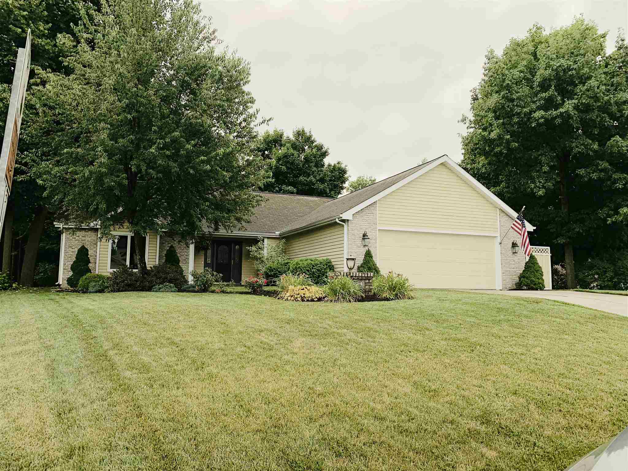 10810 Summer Chase Road Fort Wayne, IN 46818 - Photo 3 of 31