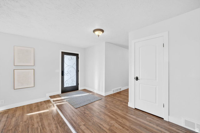 1682 Julho Street Sandy, UT 84093 - Photo 6 of 72