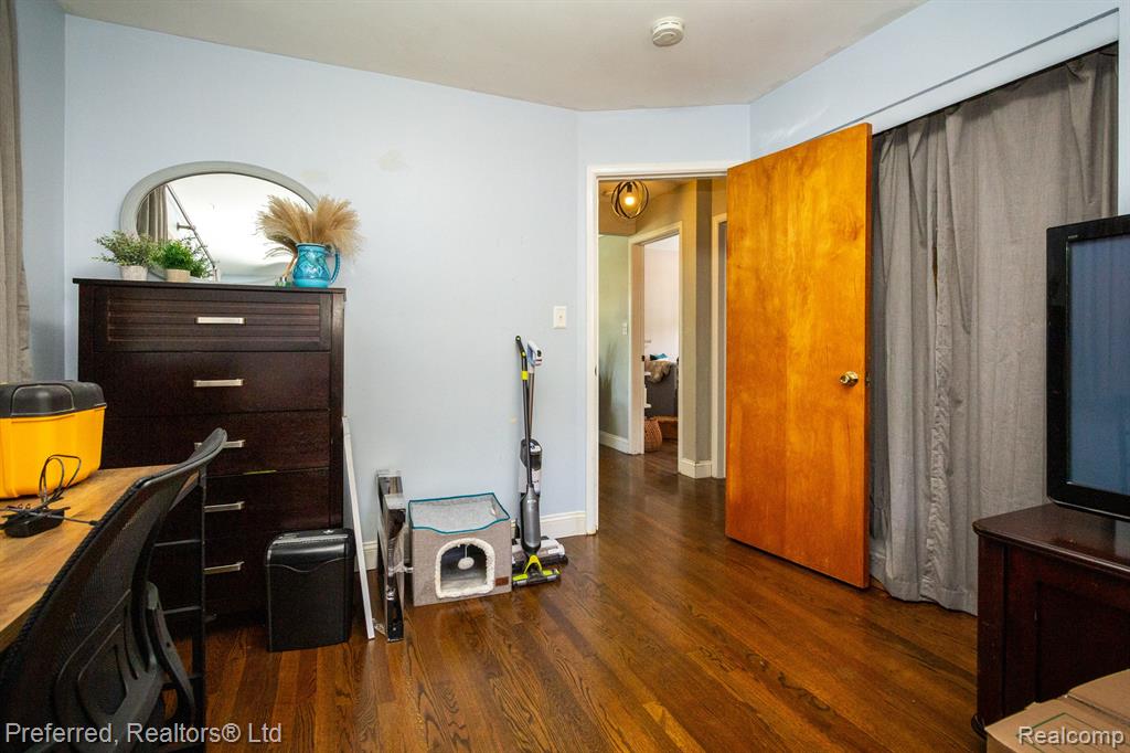 36971 Greenbush Road Wayne, MI 48184 - Photo 19 of 36 Gallery Image 19