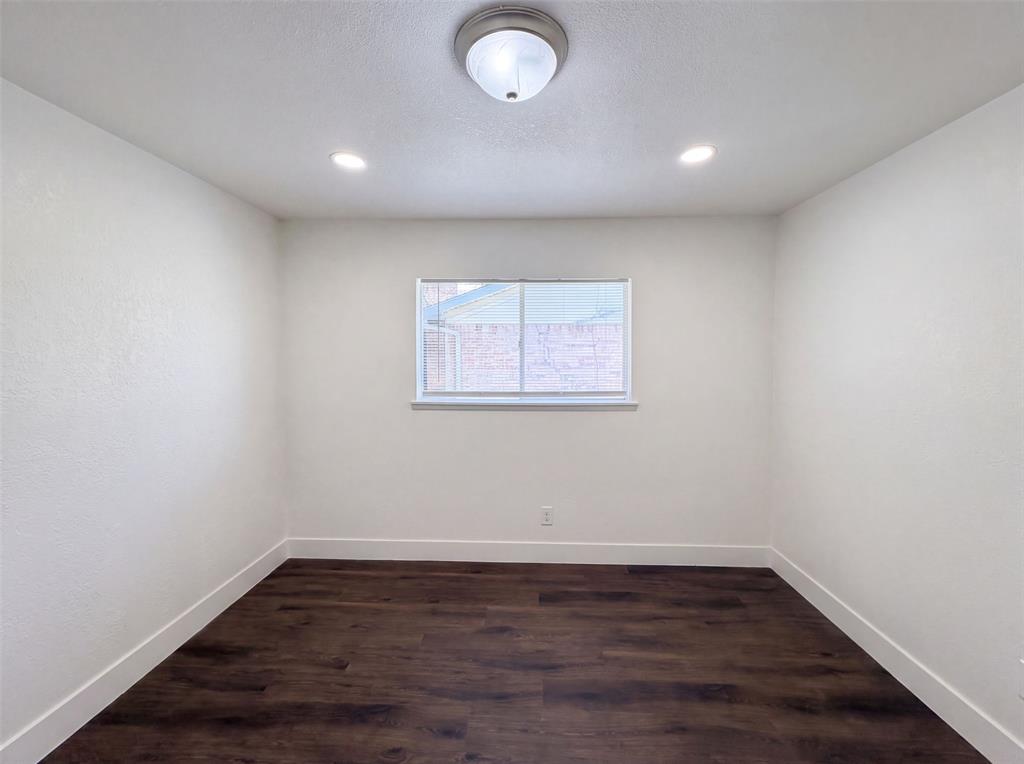 3111 Windsor Road Carrollton, TX 75007 - Photo 12 of 20