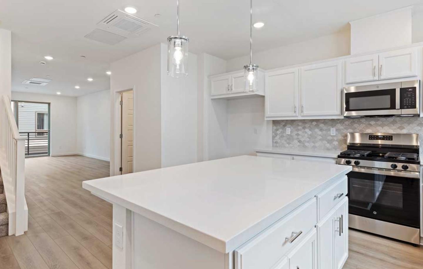 6694 Optimum Loop San Jose, CA 95119 - Photo 14 of 27