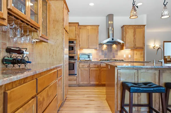 $750,000 | 11656 Azure Lane, Inver Grove Heights, MN 55077