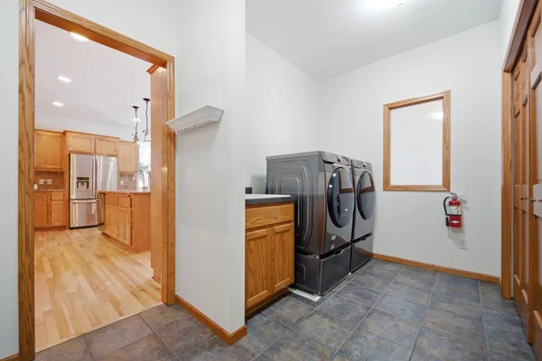 $750,000 | 11656 Azure Lane, Inver Grove Heights, MN 55077