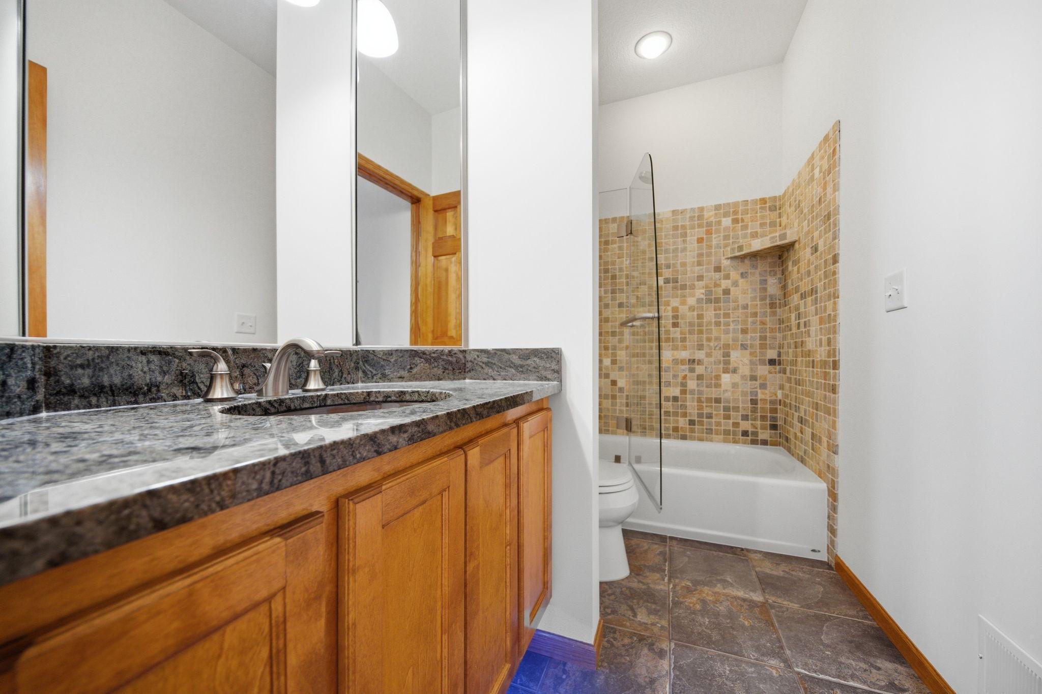 11656 Azure Lane Inver Grove Heights, MN 55077 - Photo 21 of 59