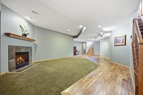 $750,000 | 11656 Azure Lane, Inver Grove Heights, MN 55077