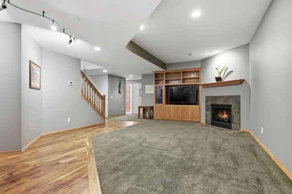 $750,000 | 11656 Azure Lane, Inver Grove Heights, MN 55077