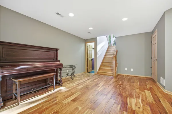 $750,000 | 11656 Azure Lane, Inver Grove Heights, MN 55077