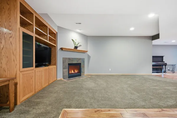 $750,000 | 11656 Azure Lane, Inver Grove Heights, MN 55077