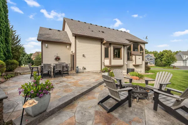 $750,000 | 11656 Azure Lane, Inver Grove Heights, MN 55077