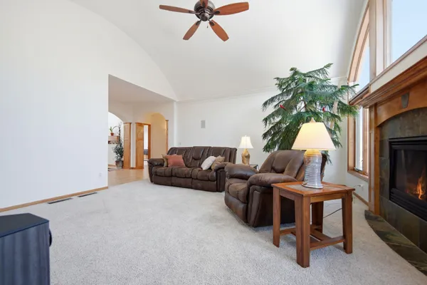 $750,000 | 11656 Azure Lane, Inver Grove Heights, MN 55077