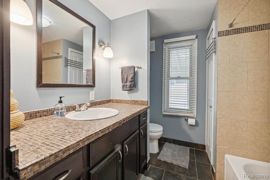 6655 Jackson Road, Unit 168 Ann Arbor, MI 48103 - Photo 19 of 47