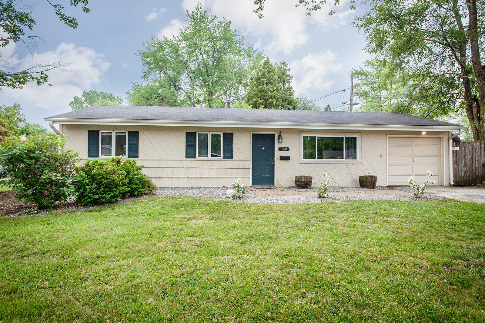360 Oakwood Road Wauconda, IL 60084 - Photo 1 of 20