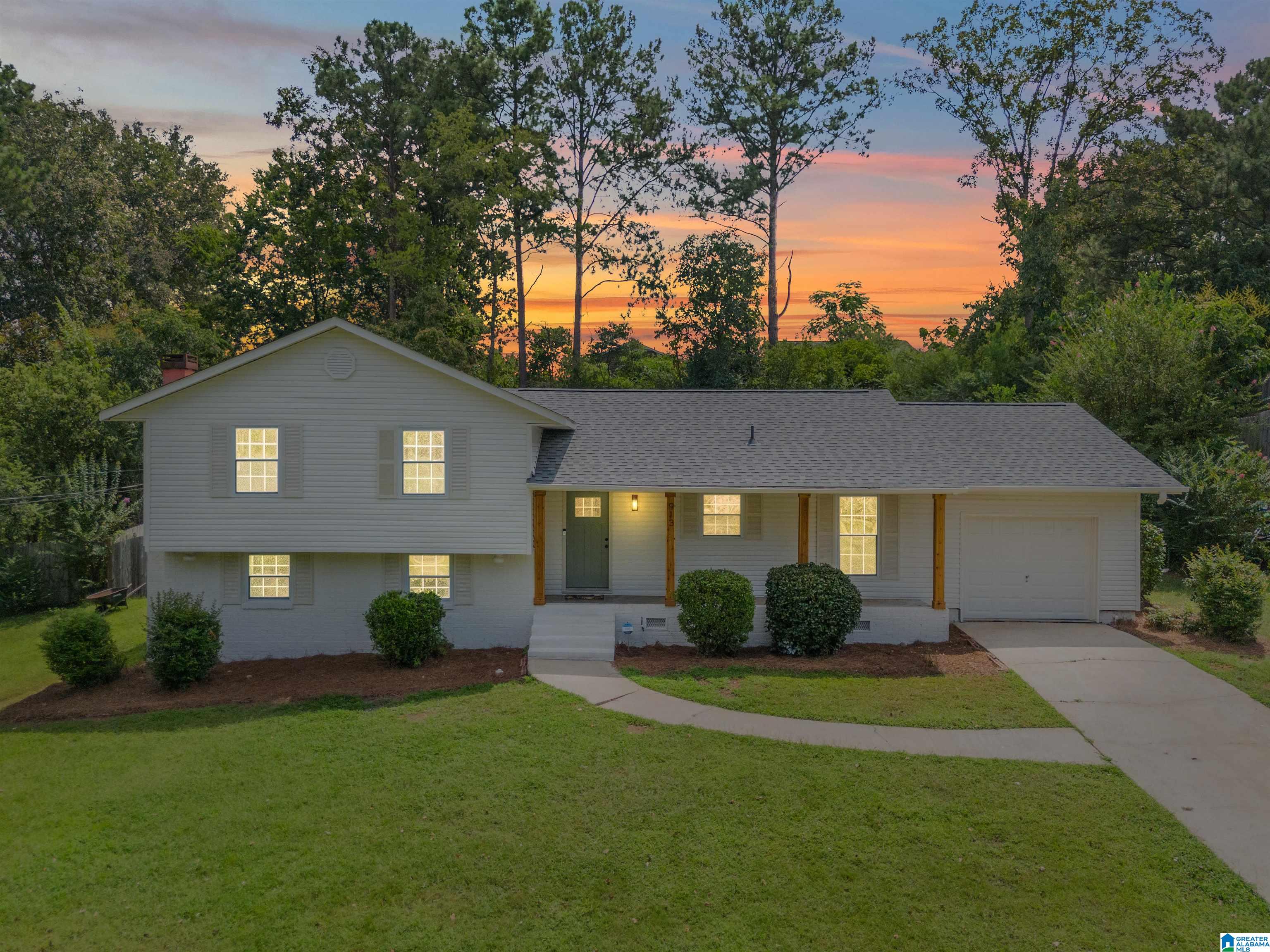 913 Ryecroft Road Pelham, AL 35124 - Photo 2 of 42