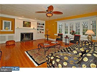 329 Roumfort Road Philadelphia, PA 19119 - Photo 2 of 12 Living Room