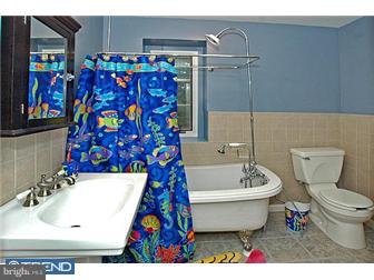 329 Roumfort Road Philadelphia, PA 19119 - Photo 10 of 12 Bathroom