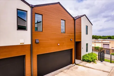 $600,000 | 1931 East 38th 1/2 Street, Unit 62, Austin, TX 78723
