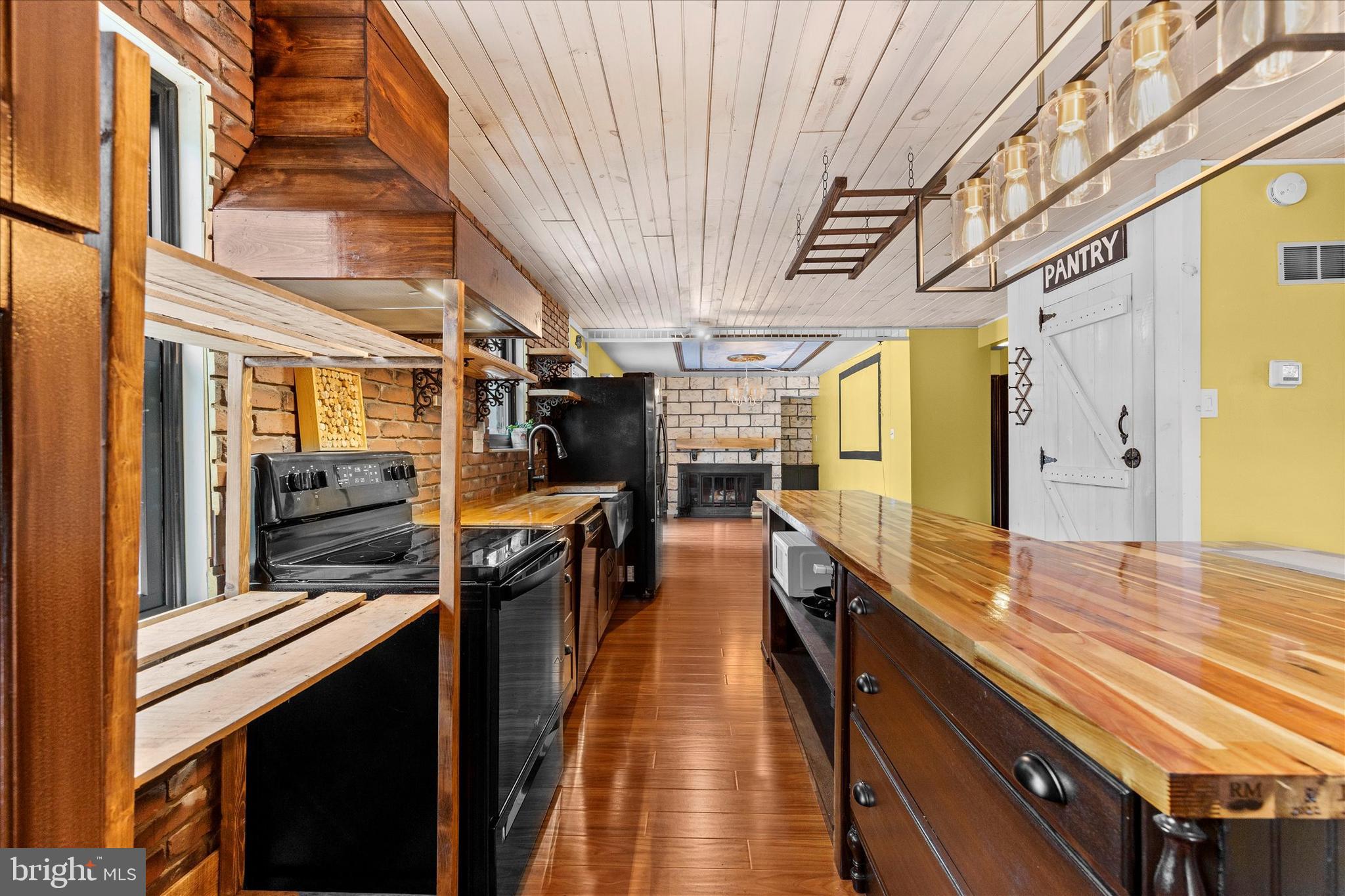 1769 Rainbow Circle York, PA 17408 - Photo 10 of 38