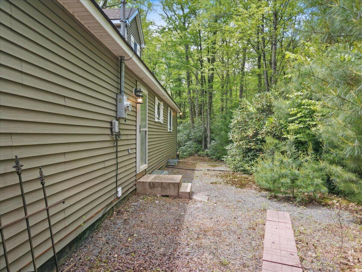 2147 Gravel Road Canadensis, PA 18325 - Photo 46 of 57 49-Photo_048