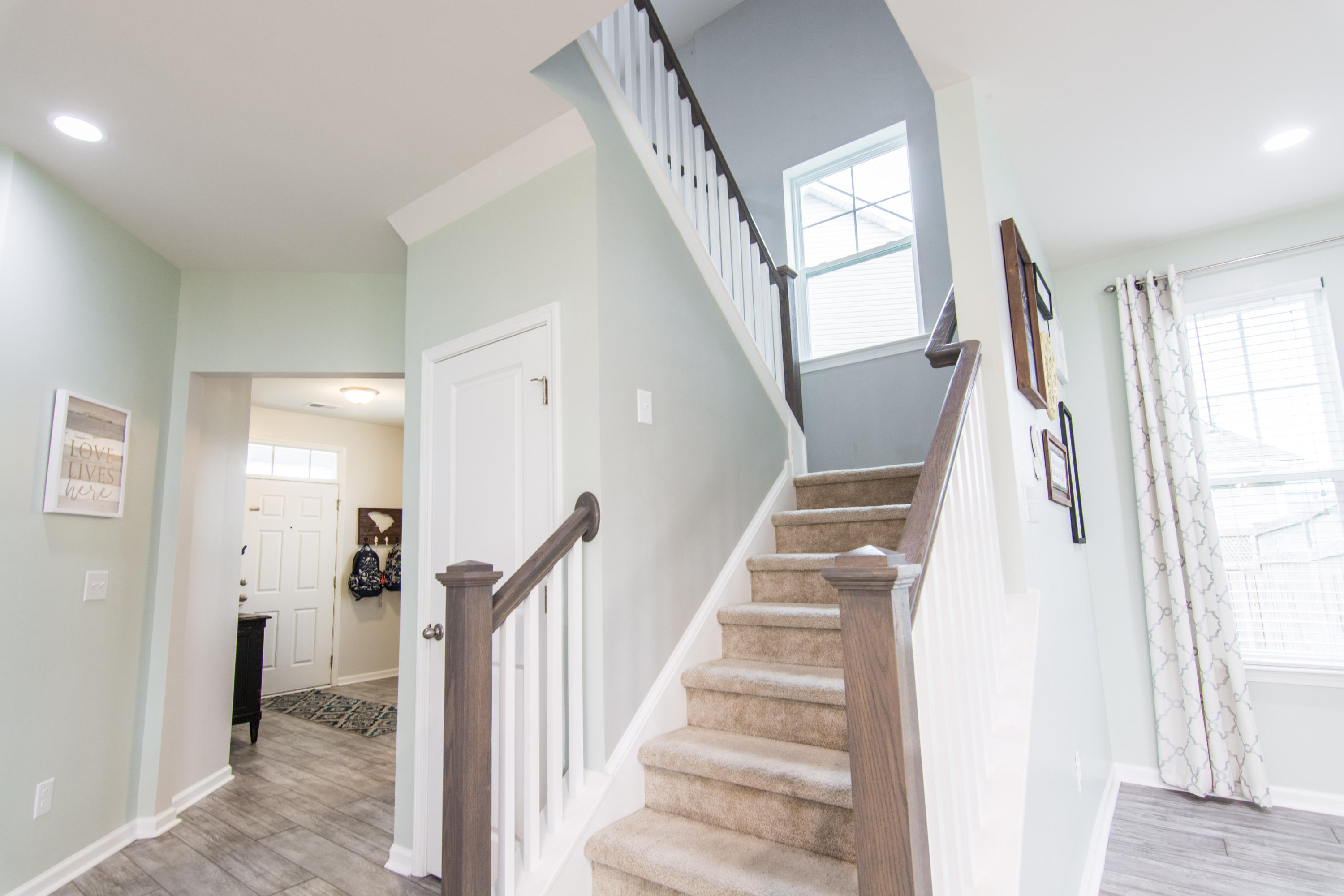 155 Oyama Road Summerville, SC 29486 - Photo 8 of 29 stairwell2