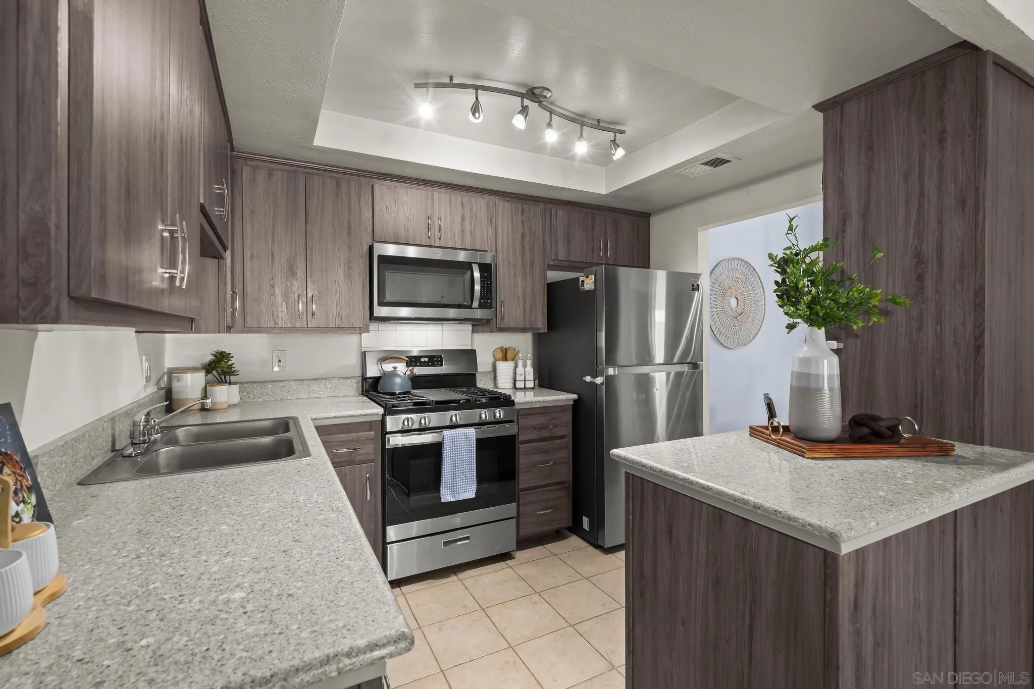 2147 Citrus Tree Lane Spring Valley, CA 91977 - Photo 10 of 32 Gallery Image 10