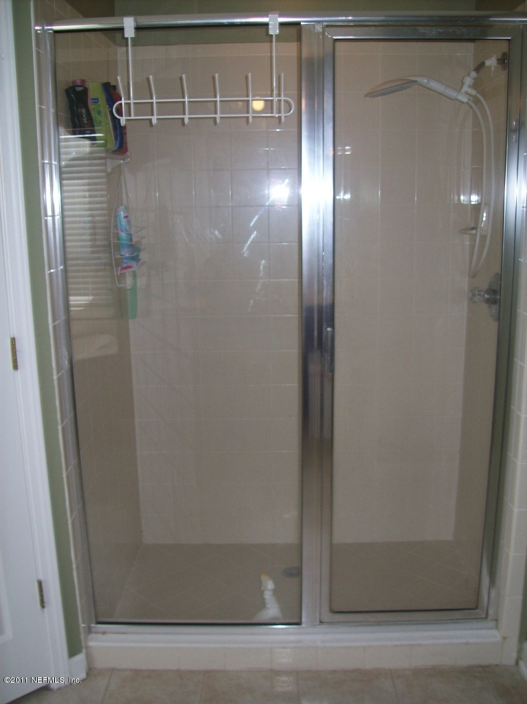 1601 Mapmakers Way St. Augustine, FL 32092 - Photo 9 of 14 SEPARATE SHOWER