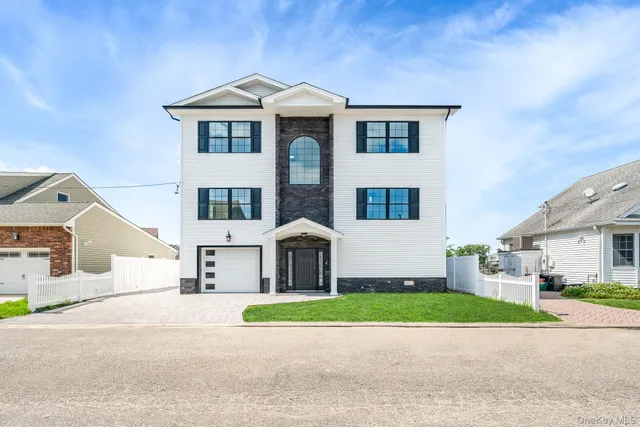 $1,299,000 | 23 Bay Street, Bellmore, NY 11710