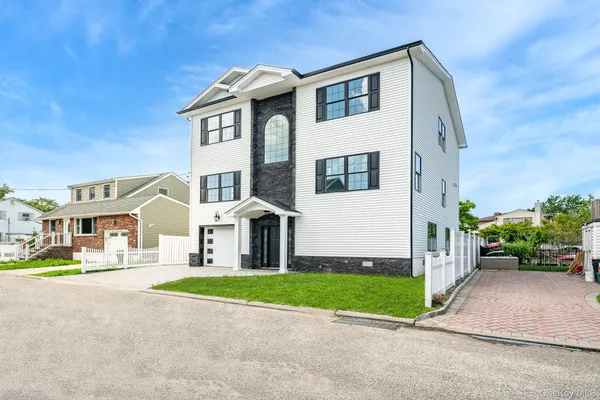 $1,299,000 | 23 Bay Street, Bellmore, NY 11710