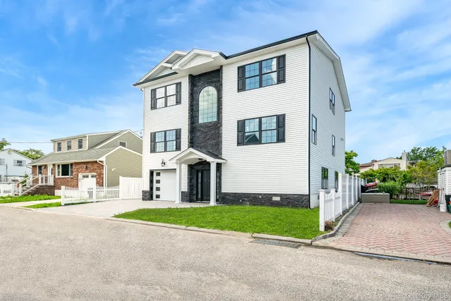 $1,299,000 | 23 Bay Street, Bellmore, NY 11710