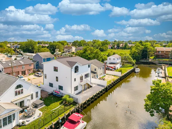 $1,299,000 | 23 Bay Street, Bellmore, NY 11710