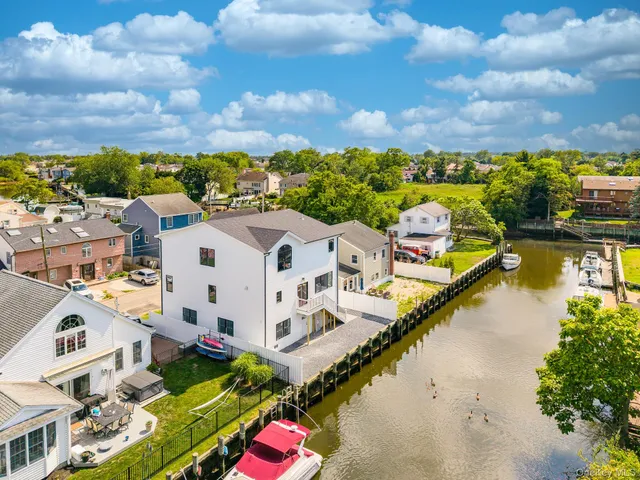 $1,299,000 | 23 Bay Street, Bellmore, NY 11710