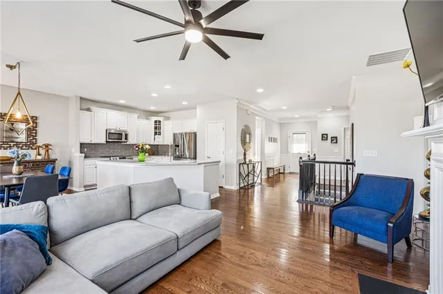 $479,500 | 1022 Southwest Cheshire Drive, Lee's Summit, MO 64083