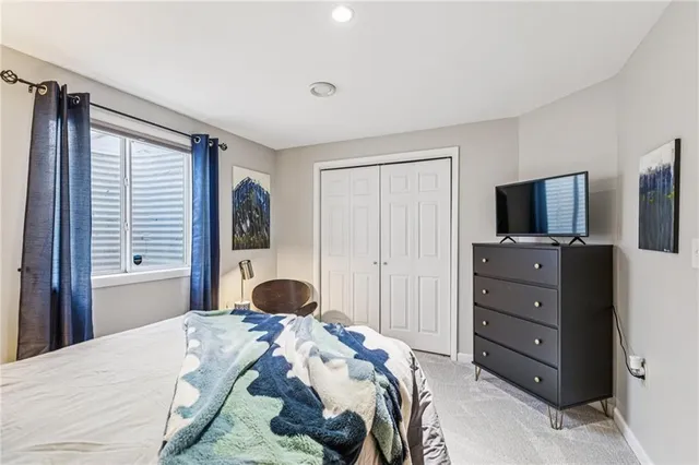 $479,500 | 1022 Southwest Cheshire Drive, Lee's Summit, MO 64083