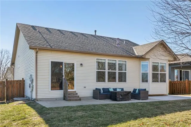 $479,500 | 1022 Southwest Cheshire Drive, Lee's Summit, MO 64083