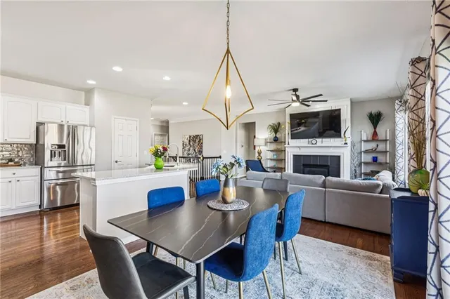 $479,500 | 1022 Southwest Cheshire Drive, Lee's Summit, MO 64083