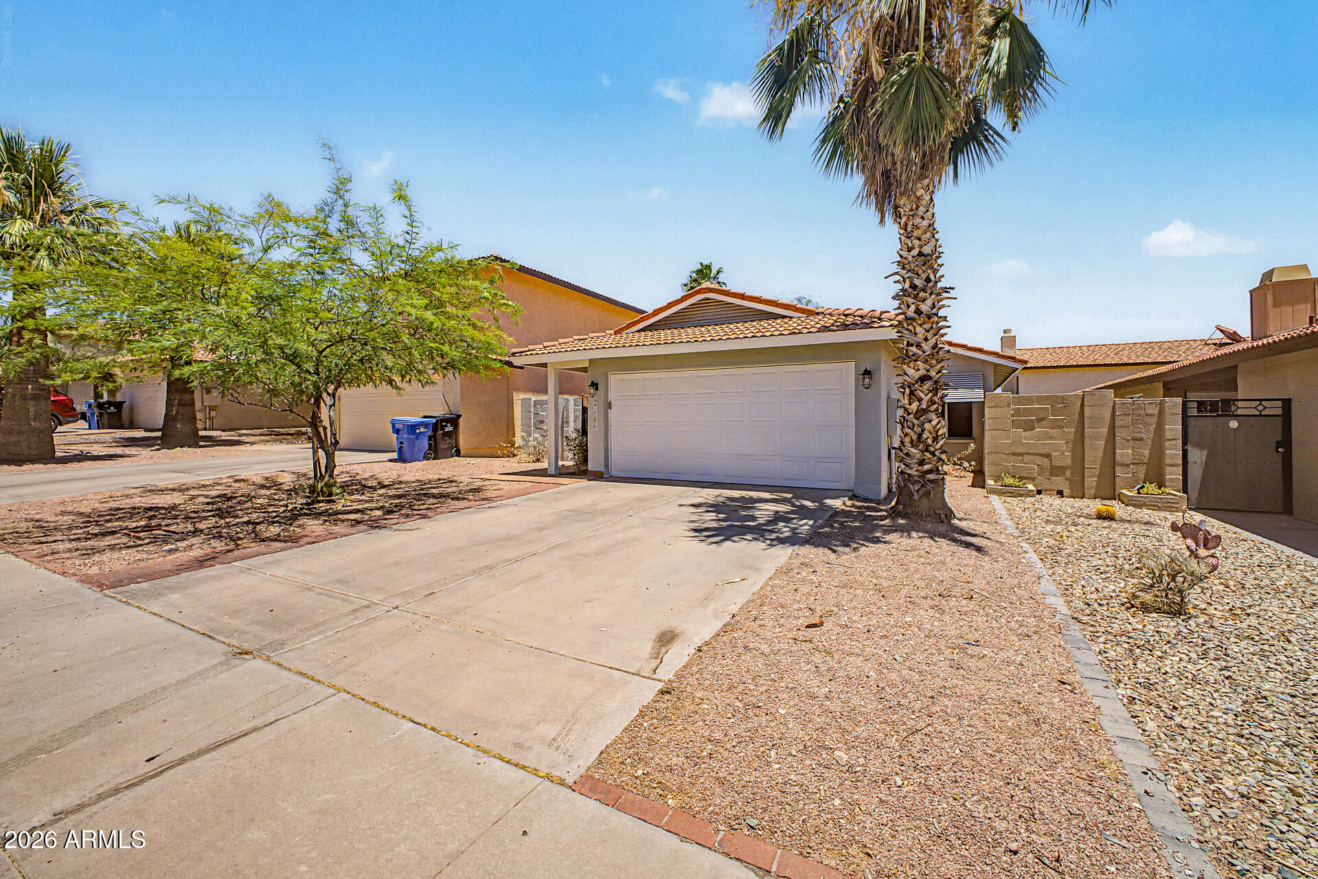 9405 South 45th Place Phoenix, AZ 85044 - Photo 4 of 31 5 - 45th