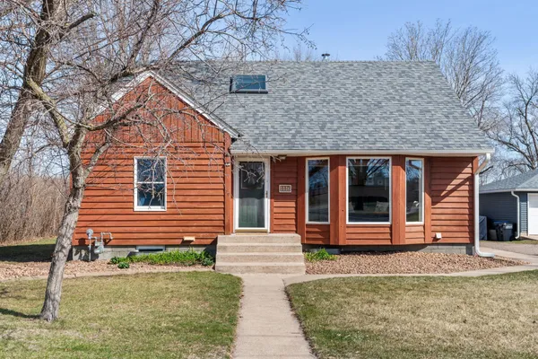 $325,000 | 1116 Hoffman Street West, Cannon Falls, MN 55009