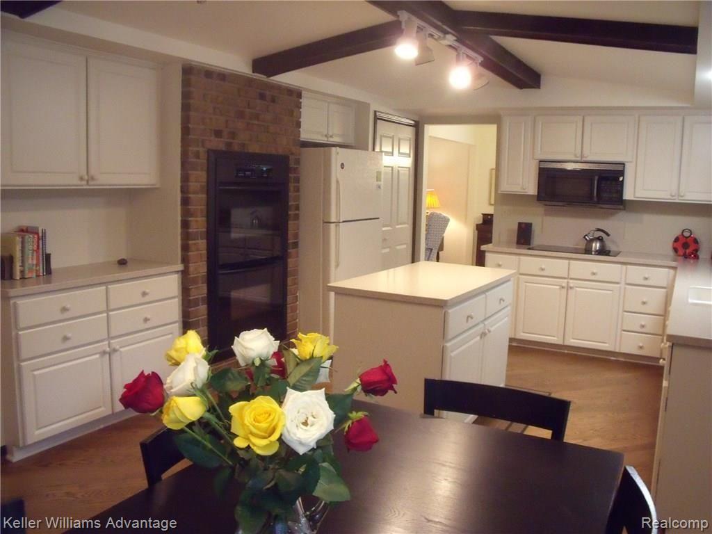 36941 Fox Run Farmington Hills, MI 48331 - Photo 18 of 49