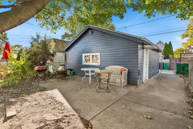 $299,900 | 1536 Kenilworth Avenue, Berwyn, IL 60402